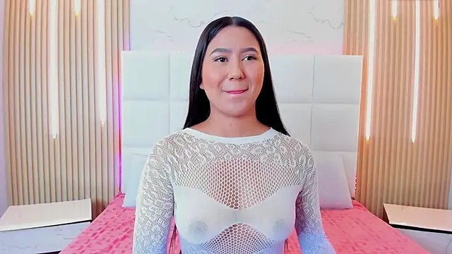 Snapshot of Iris_Thompson_ chatting on 10-19-25, 04:35 Iris Thompson online show from 10-19-25, 04:35