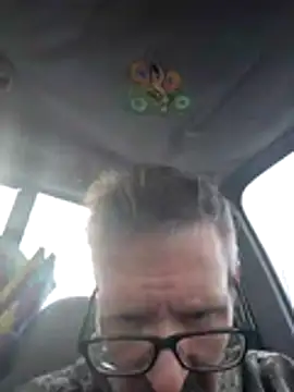 Snapshot of AronMellon76 chatting on 12-15-25, 05:06 AronMellon76 online show from 12-15-25, 05:06