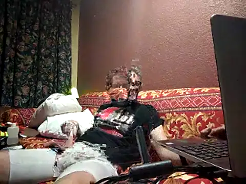 Snapshot of AronMellon76 chatting on 03-24-26, 10:42 AronMellon76 online show from 03-24-26, 10:42