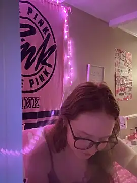 Snapshot of gingerbabe18 chatting on 11-15-25, 12:19 gingerbabe18 online show from 11-15-25, 12:19