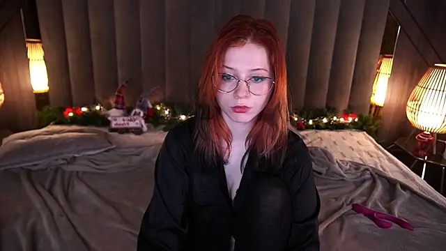 Snapshot of Sasha_Exclusive chatting on 12-19-24, 10:13 Sasha Exclusive online show from 12-19-24, 10:13