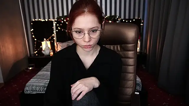 Snapshot of Sasha_Exclusive chatting on 01-02-25, 09:11 Sasha Exclusive online show from 01-02-25, 09:11