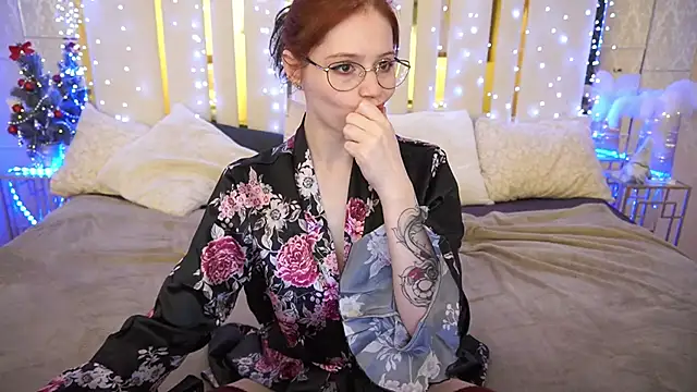 Snapshot of Sasha_Exclusive chatting on 01-07-25, 09:25 Sasha Exclusive online show from 01-07-25, 09:25