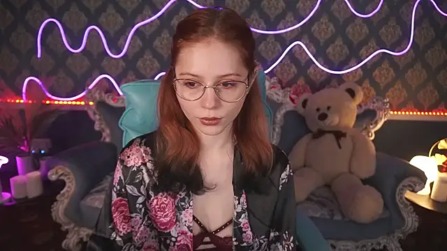 Snapshot of Sasha_Exclusive chatting on 01-26-25, 02:08 Sasha Exclusive online show from 01-26-25, 02:08