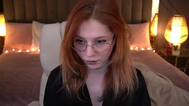 Snapshot of Sasha_Exclusive chatting on 02-19-25, 05:16 Sasha Exclusive online show from 02-19-25, 05:16
