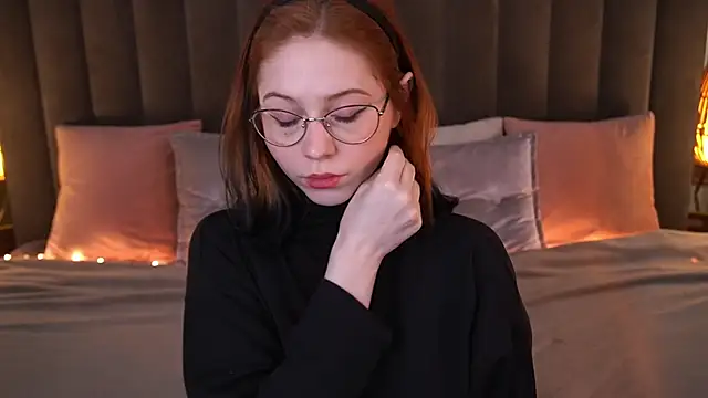 Snapshot of Sasha_Exclusive chatting on 03-09-25, 09:24 Sasha Exclusive online show from 03-09-25, 09:24
