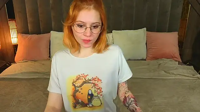 Snapshot of Sasha_Exclusive chatting on 09-13-25, 06:13 Sasha Exclusive online show from 09-13-25, 06:13