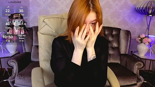 Snapshot of Sasha_Exclusive chatting on 10-19-25, 06:36 Sasha Exclusive online show from 10-19-25, 06:36