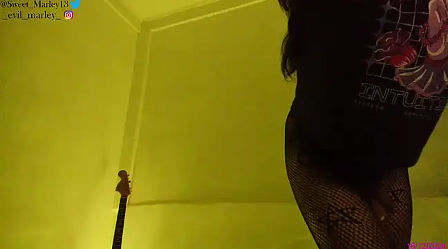 Evil Queen13 online show from 12-16-24, 10:18