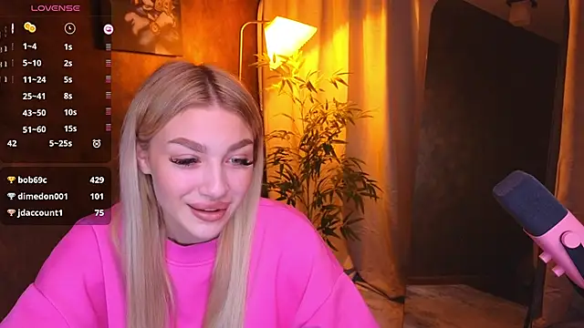 Ella Milla online show from 01-13-25, 08:37