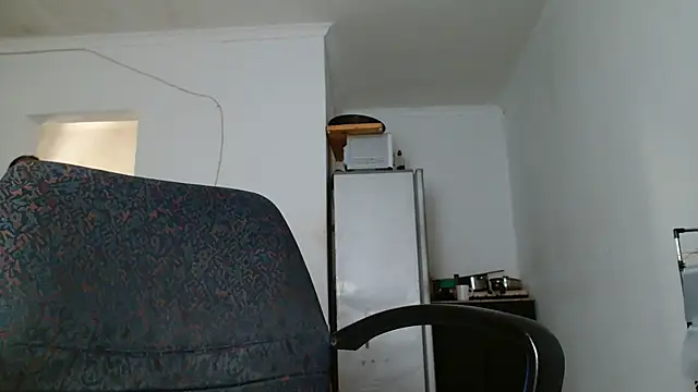 Hugetittiesxx2 online show from 07-27-26, 06:31