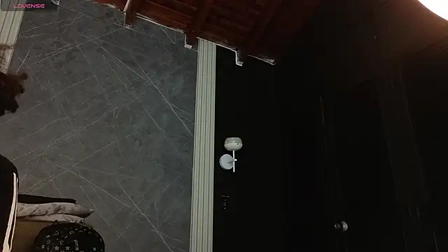 Snapshot of YummyDuooo chatting on 11-21-25, 12:15 YummyDuooo online show from 11-21-25, 12:15