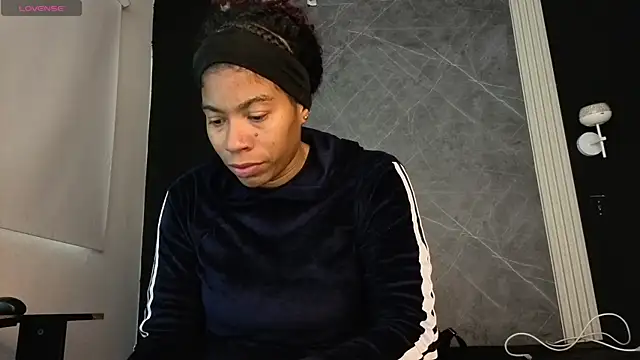 Snapshot of YummyDuooo chatting on 11-23-25, 11:54 YummyDuooo online show from 11-23-25, 11:54