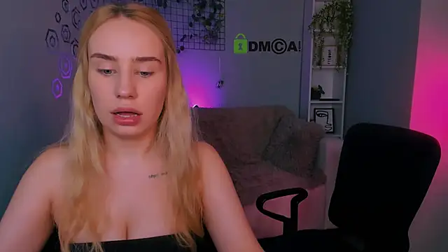 Snapshot of daisy_candy chatting on 10-04-25, 07:23 daisy candy online show from 10-04-25, 07:23