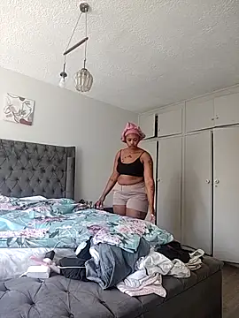 Snapshot of Drippincaty chatting on 09-18-25, 09:00 Drippincaty online show from 09-18-25, 09:00