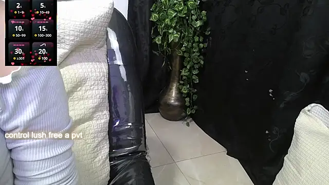 Snapshot of shantala_krisha chatting on 03-11-25, 11:55 shantala krisha online show from 03-11-25, 11:55
