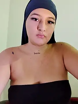 Snapshot of Celeste_camila18 chatting on 09-15-25, 10:32 Celeste camila18 online show from 09-15-25, 10:32