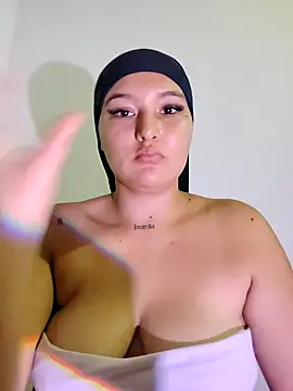 Snapshot of Celeste_camila18 chatting on 09-16-25, 05:03 Celeste camila18 online show from 09-16-25, 05:03