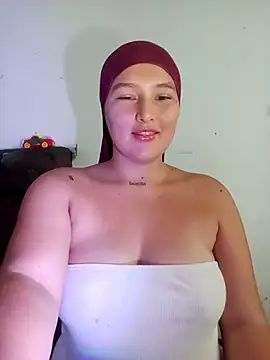 Snapshot of Celeste_camila18 chatting on 11-09-25, 07:34 Celeste camila18 online show from 11-09-25, 07:34