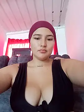 Snapshot of Celeste_camila18 chatting on 12-05-25, 05:42 Celeste camila18 online show from 12-05-25, 05:42