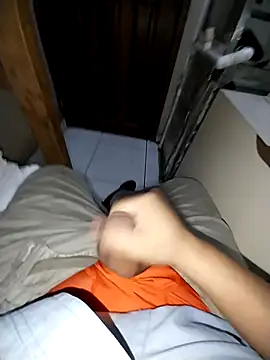 Snapshot of Whiper2024 chatting on 02-16-26, 06:26 Whiper2024 online show from 02-16-26, 06:26