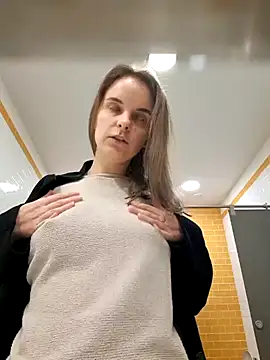 Snapshot of RaonXO chatting on 12-04-24, 06:28 RaonXO online show from 12-04-24, 06:28