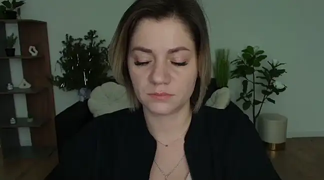 MariaSttone online show from 12-30-24, 04:40