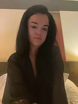 English-Chloe96 online show from 10-22-25, 03:40