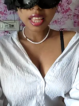 Snapshot of sandy_naughty chatting on 06-12-26, 05:17 sandy naughty online show from 06-12-26, 05:17