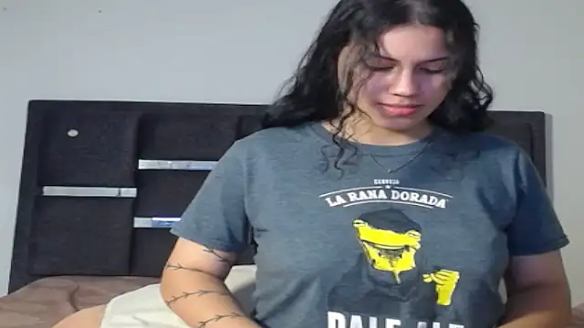 Snapshot of realshy-Stepsis chatting on 06-24-26, 01:21 realshy-Stepsis online show from 06-24-26, 01:21