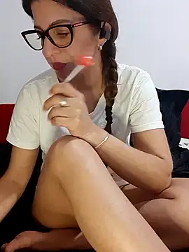 Sofia loren69 online show from 09-10-25, 10:10