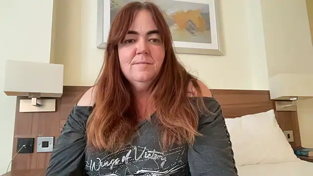 Snapshot of curvy-milf-abbie chatting on 11-25-25, 01:22 curvy-milf-abbie online show from 11-25-25, 01:22