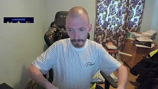 Snapshot of sexy264329 chatting on 03-03-25, 04:14 sexy264329 online show from 03-03-25, 04:14