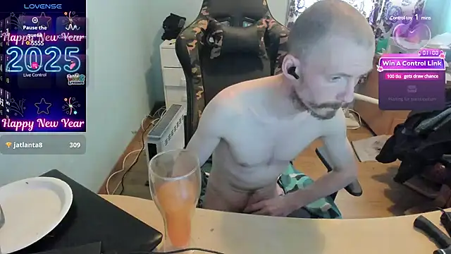 Snapshot of sexy264329 chatting on 03-08-25, 03:24 sexy264329 online show from 03-08-25, 03:24