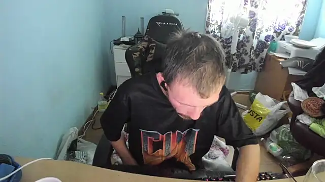 Snapshot of sexy264329 chatting on 10-17-25, 01:46 sexy264329 online show from 10-17-25, 01:46