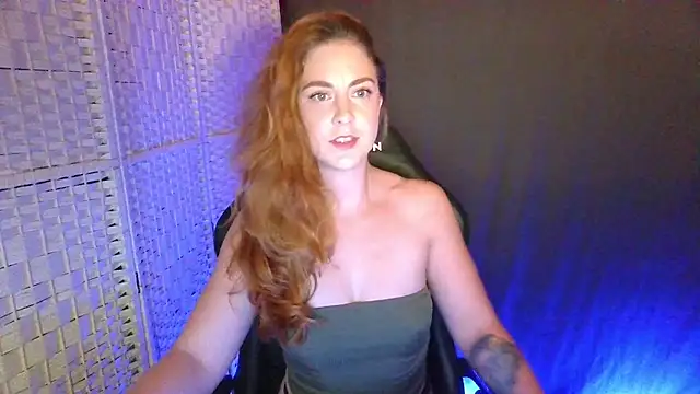 Snapshot of KayleyxEmily chatting on 10-11-25, 07:56 KayleyxEmily online show from 10-11-25, 07:56