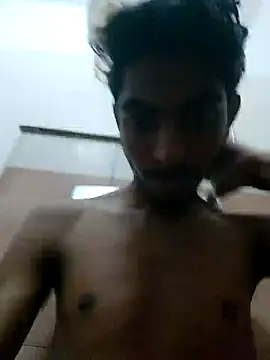 Snapshot of biggboyzz chatting on 01-01-25, 11:07 biggboyzz online show from 01-01-25, 11:07