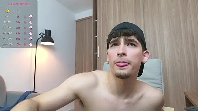 Snapshot of zenn_rush1 chatting on 02-22-25, 02:41 zenn rush1 online show from 02-22-25, 02:41