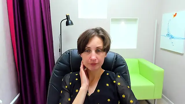 Snapshot of AuroraScript chatting on 11-11-25, 03:12 AuroraScript online show from 11-11-25, 03:12