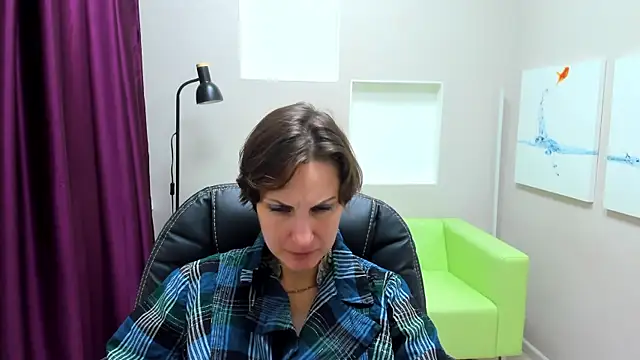 Snapshot of AuroraScript chatting on 11-12-25, 03:12 AuroraScript online show from 11-12-25, 03:12