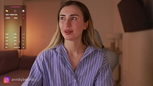 Coconutkittyy online show from 03-12-25, 09:13