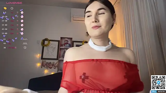 Snapshot of Maria_Bowie chatting on 12-27-24, 05:31 Maria Bowie online show from 12-27-24, 05:31