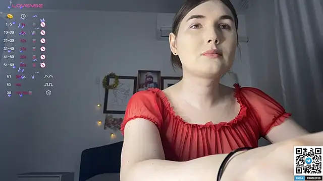 Snapshot of Maria_Bowie chatting on 01-08-25, 05:37 Maria Bowie online show from 01-08-25, 05:37