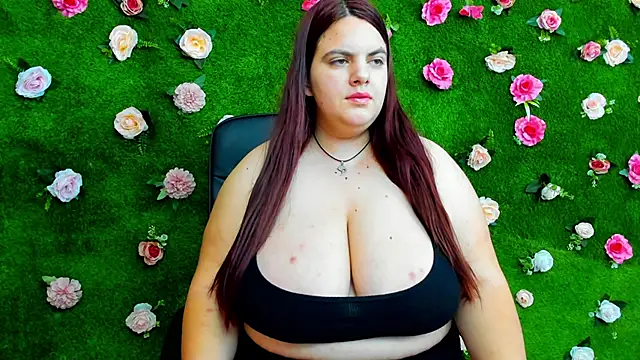 Huge Titties  online show from 02-16-25, 04:53