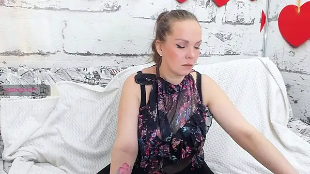 Snapshot of fiery_stella chatting on 03-16-25, 06:53 fiery stella online show from 03-16-25, 06:53