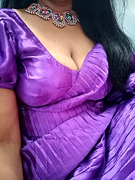 Snapshot of amala_ss chatting on 01-01-25, 10:32 amala ss online show from 01-01-25, 10:32