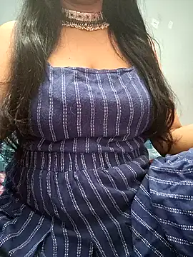Snapshot of amala_ss chatting on 01-04-25, 02:35 amala ss online show from 01-04-25, 02:35