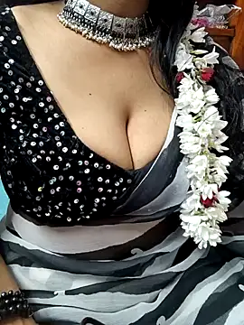 Snapshot of amala_ss chatting on 01-05-25, 12:31 amala ss online show from 01-05-25, 12:31