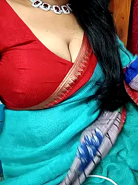 Snapshot of amala_ss chatting on 01-17-25, 04:04 amala ss online show from 01-17-25, 04:04