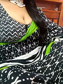 Snapshot of amala_ss chatting on 01-21-25, 06:11 amala ss online show from 01-21-25, 06:11